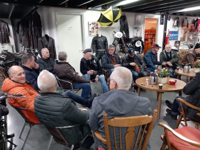 1-Aan de koffie bij Wigchers.jpg