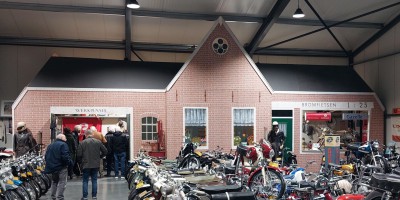 8-De waarheidsgetrouwe fietsenmakers werkplaats - winkel.jpg